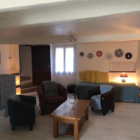 Le Petit Saint Clair Apartment Trigance Exterior foto