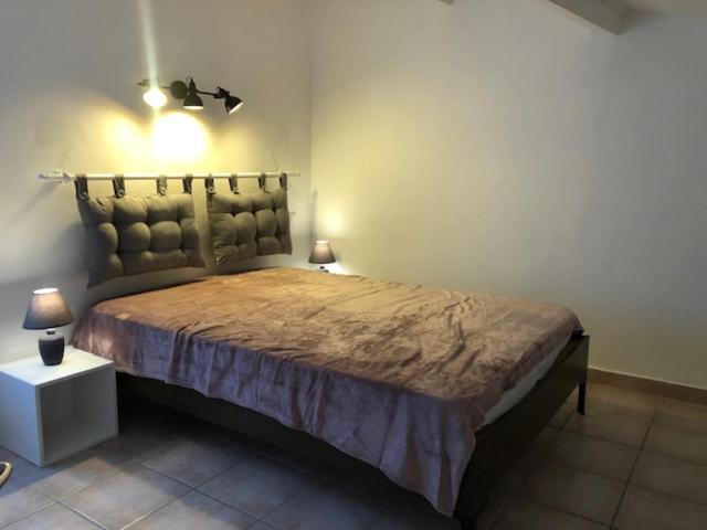Le Petit Saint Clair Apartment Trigance Exterior foto