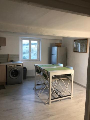Le Petit Saint Clair Apartment Trigance Exterior foto