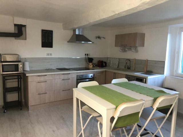 Le Petit Saint Clair Apartment Trigance Exterior foto